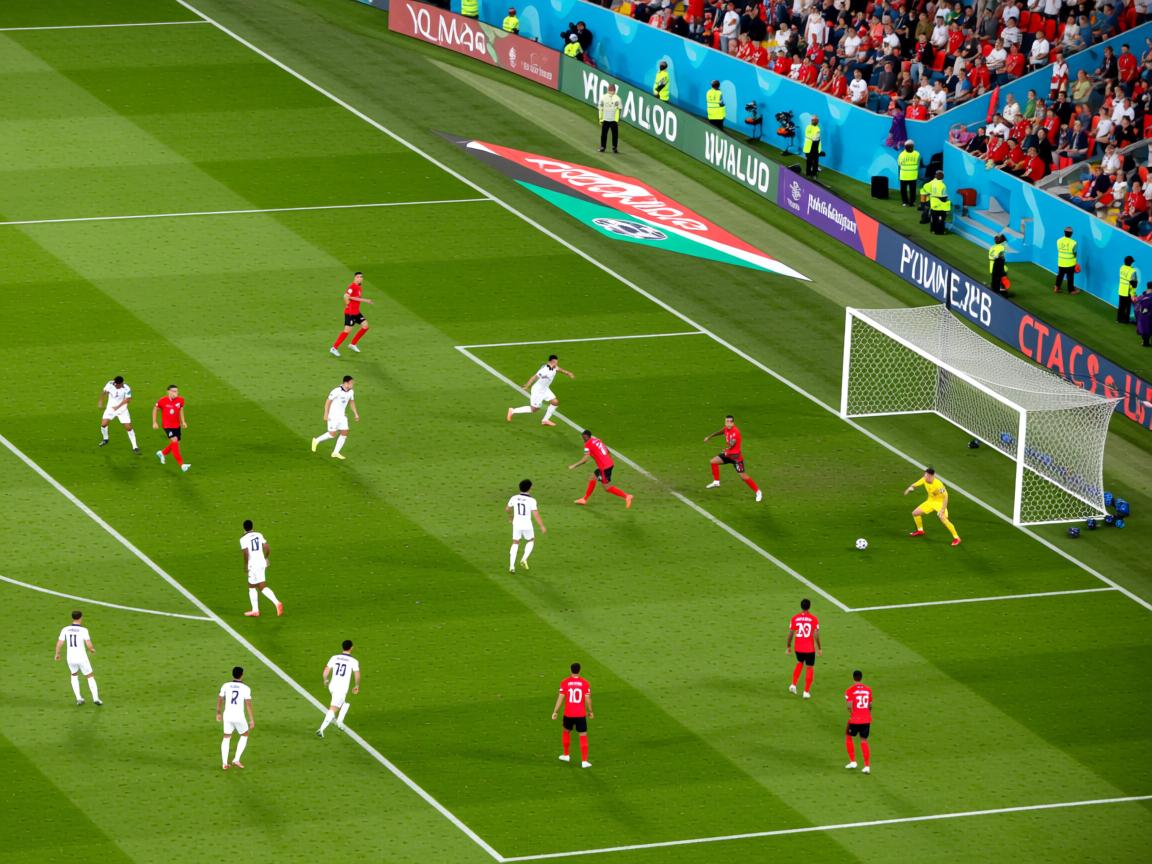 爱游戏体育-胜利宝座之争激烈火拼，球员全情投入拼搏  第3张